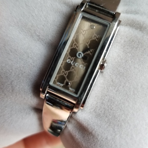 *USED* GUCCI Silver Bangle wristlet watch - Picture 4 of 5